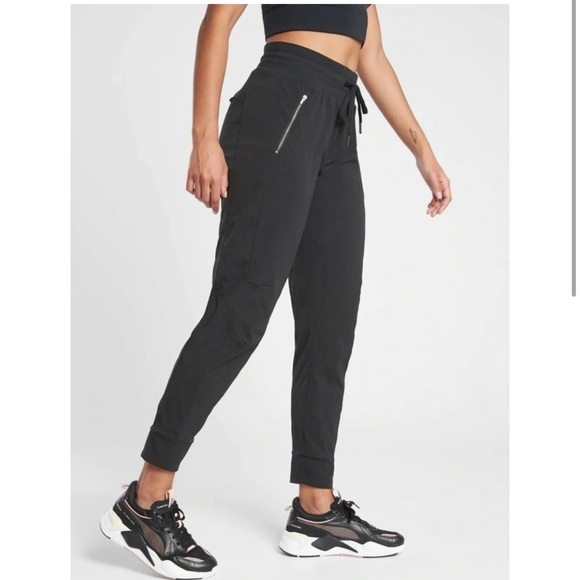 08. Athleta Trekkie North Jogger Mid-Rise Slim Activewear Black Pants - Picture 6 of 15